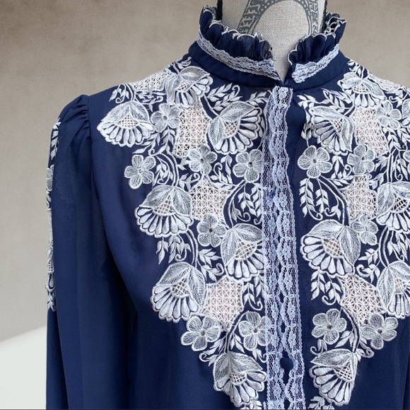 Victorian embroidered blouse MEDIUM - Picture 1 of 6